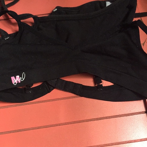 Bras - Picture 3 of 6